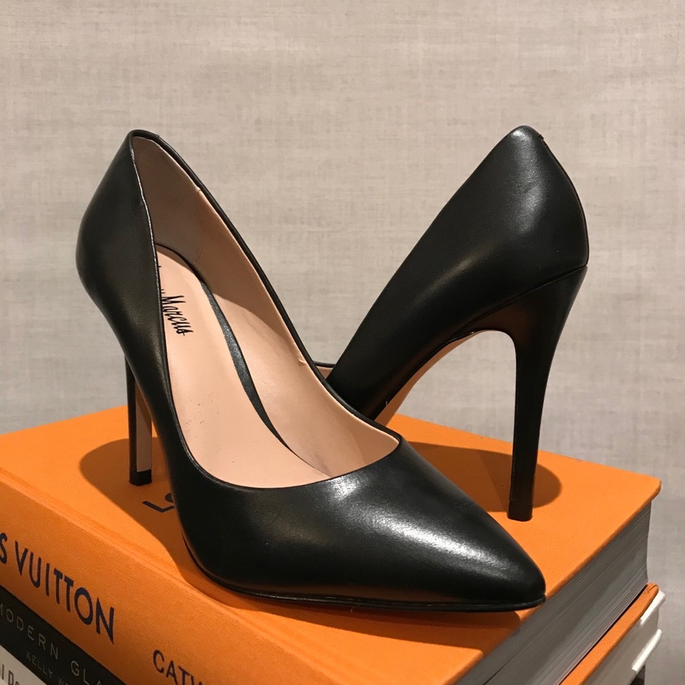 Neiman Marcus Pumps